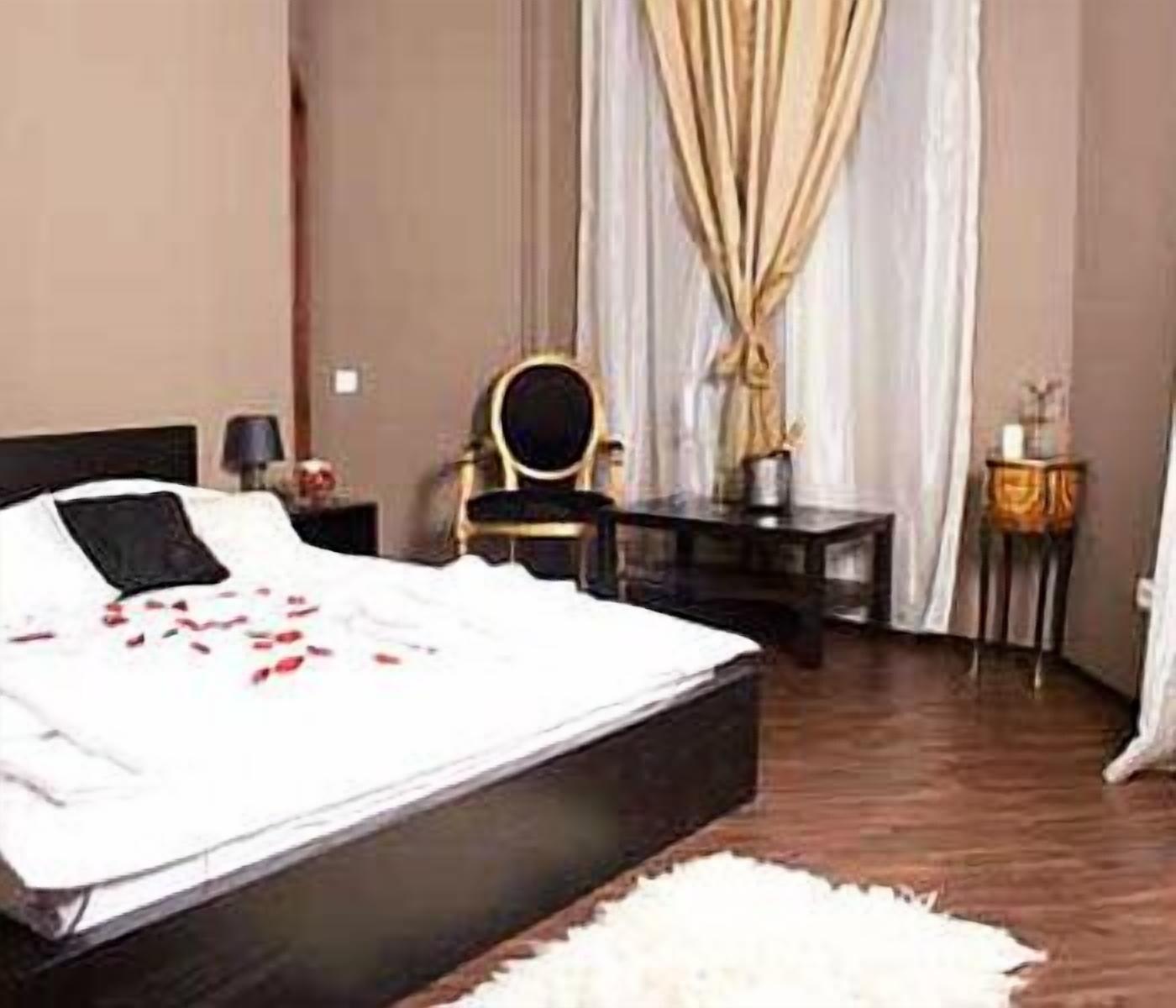 Hotel Papu Бухарест Екстер'єр фото