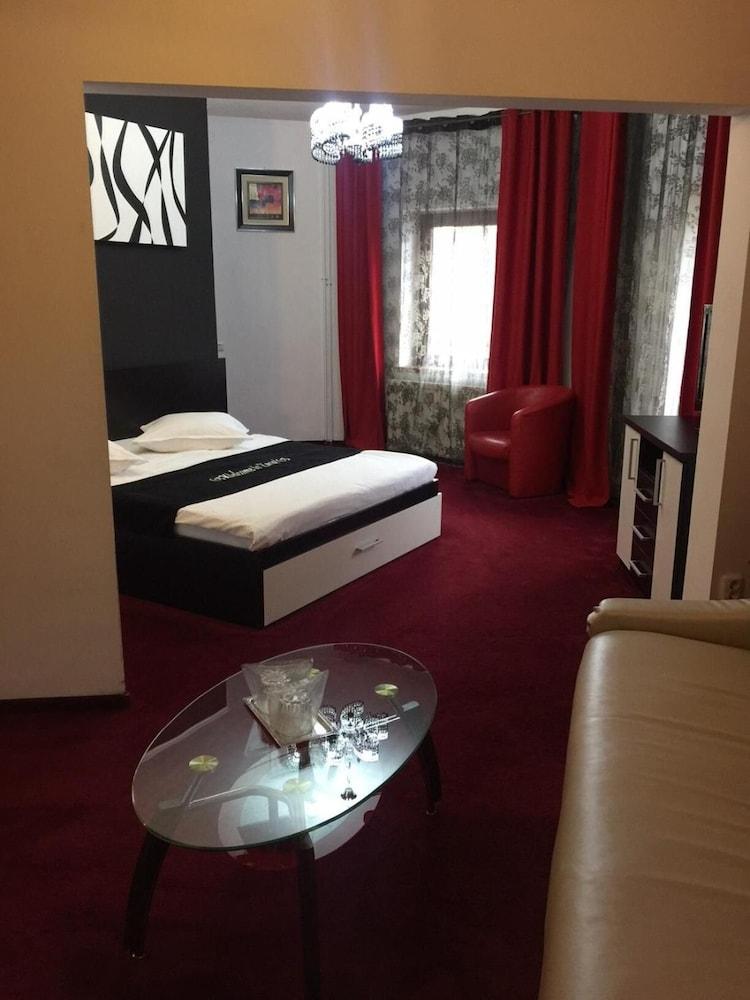 Hotel Papu Бухарест Екстер'єр фото