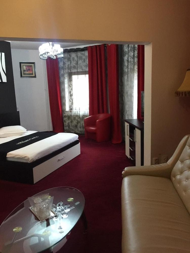 Hotel Papu Бухарест Екстер'єр фото